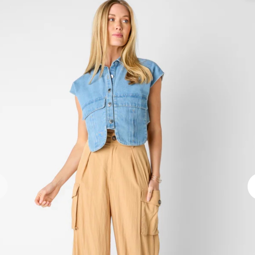 NWT Vestique Boutique Denim Cropped Top Size Small
